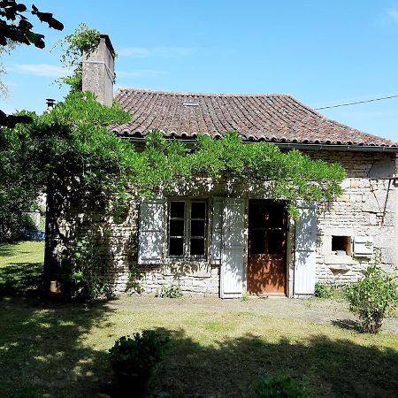 Wisteria Cottage Les Adjots Zewnętrze zdjęcie