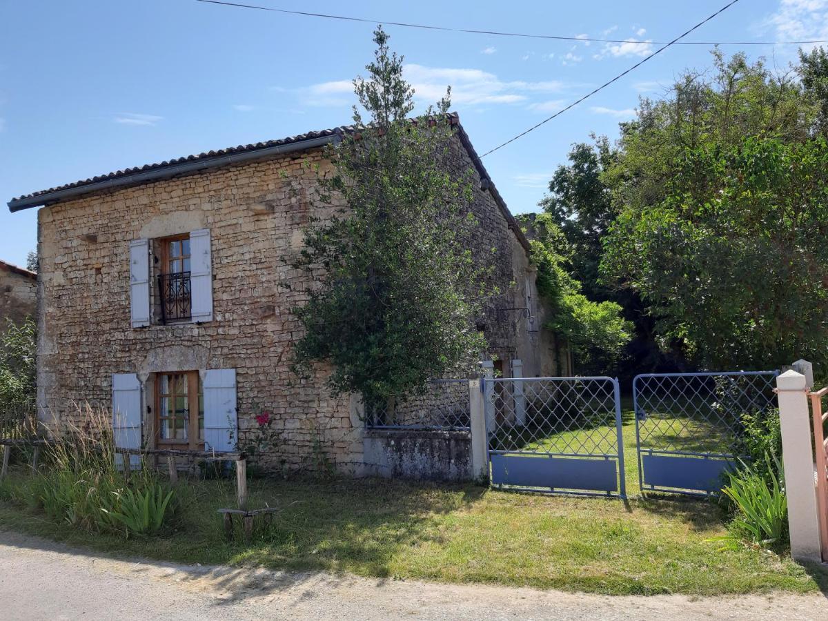 Wisteria Cottage Les Adjots Zewnętrze zdjęcie